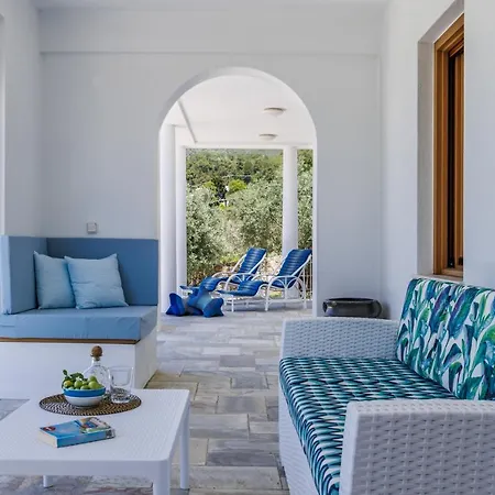 Villa Sunshine Pool - Spacious & Near The Town *
