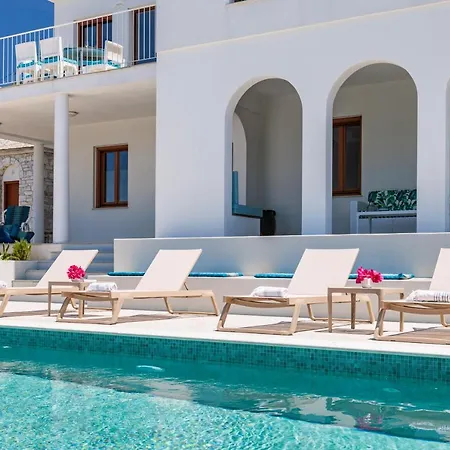 Villa Sunshine Pool Skopelos Town