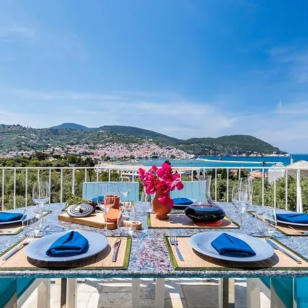 Sunshine Pool - Spacious & Near The Town Villa